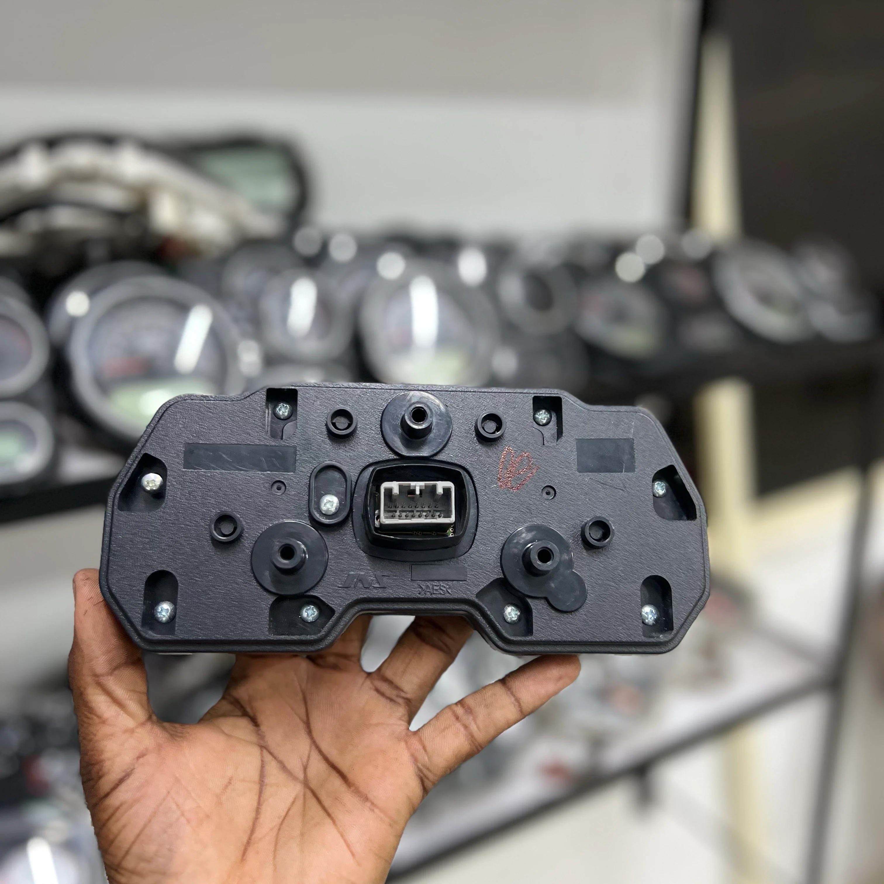 R15 V3 SPEEDOMETER 3