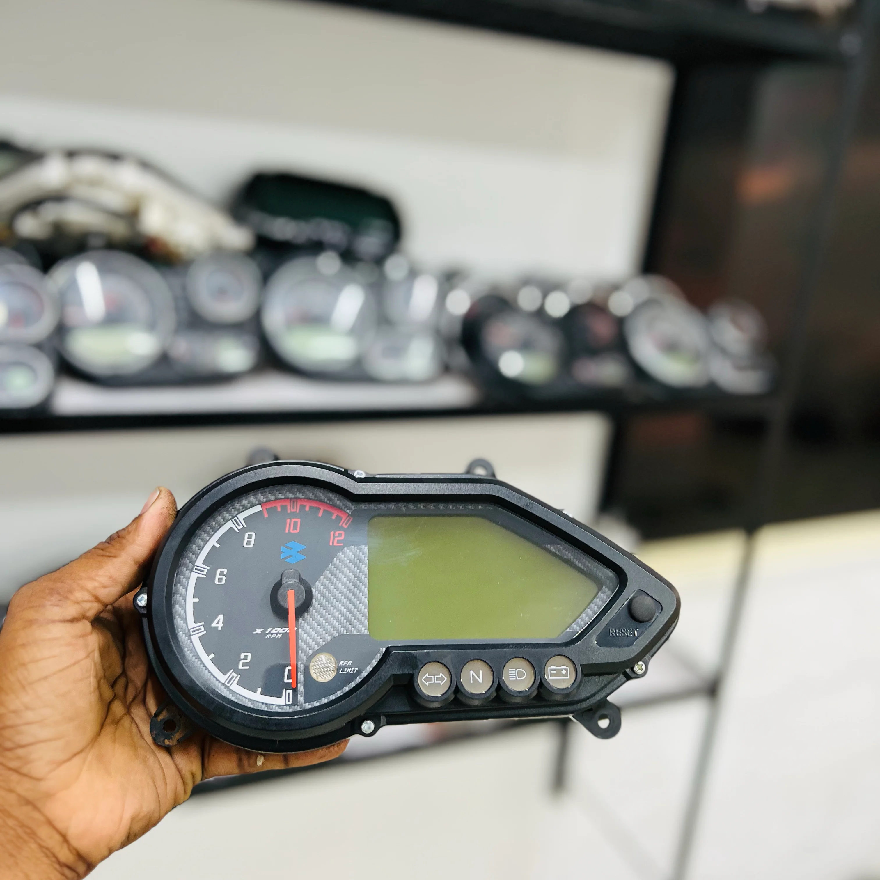 PULSER UG6 blue colour