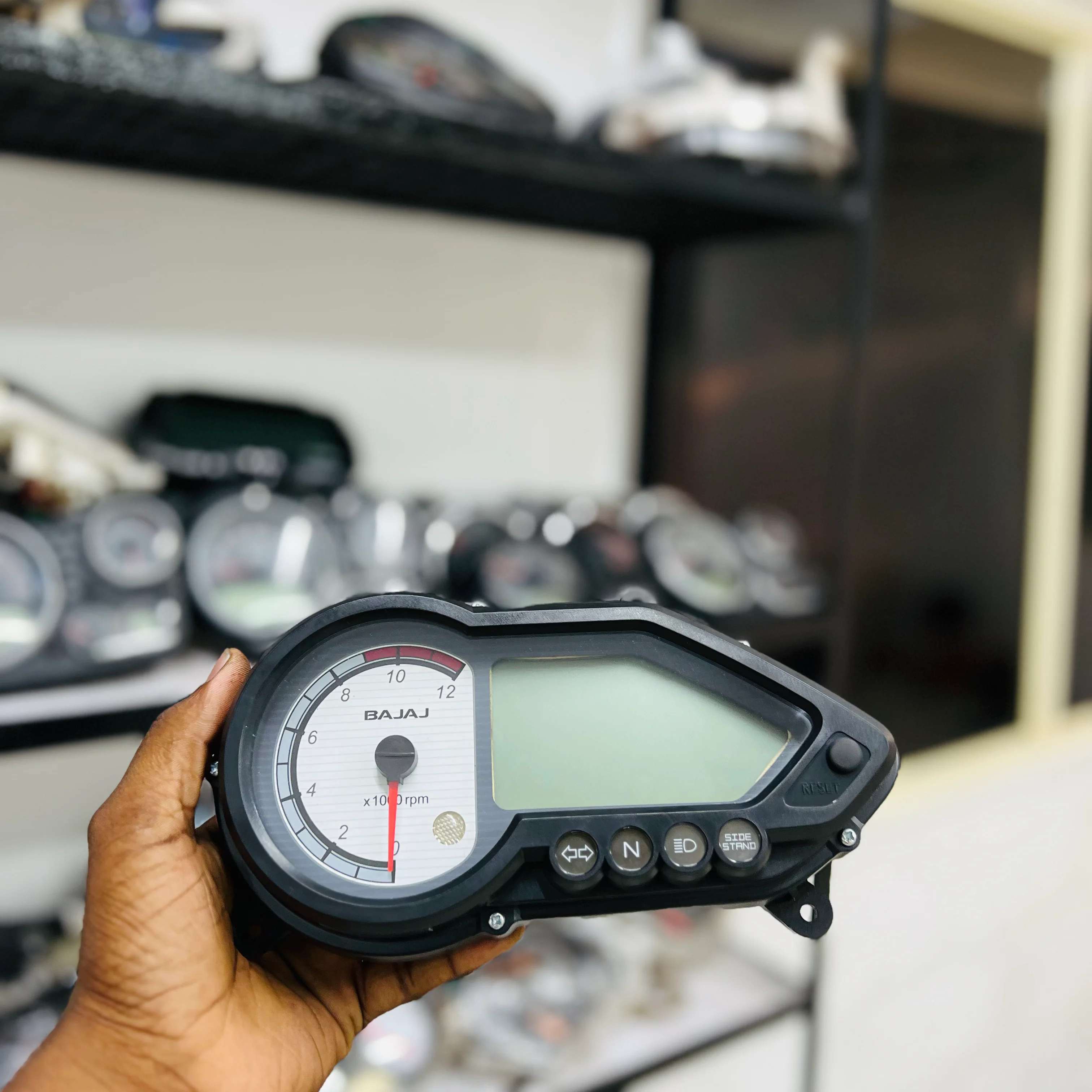 PULSER 150 SPEEDOMETER