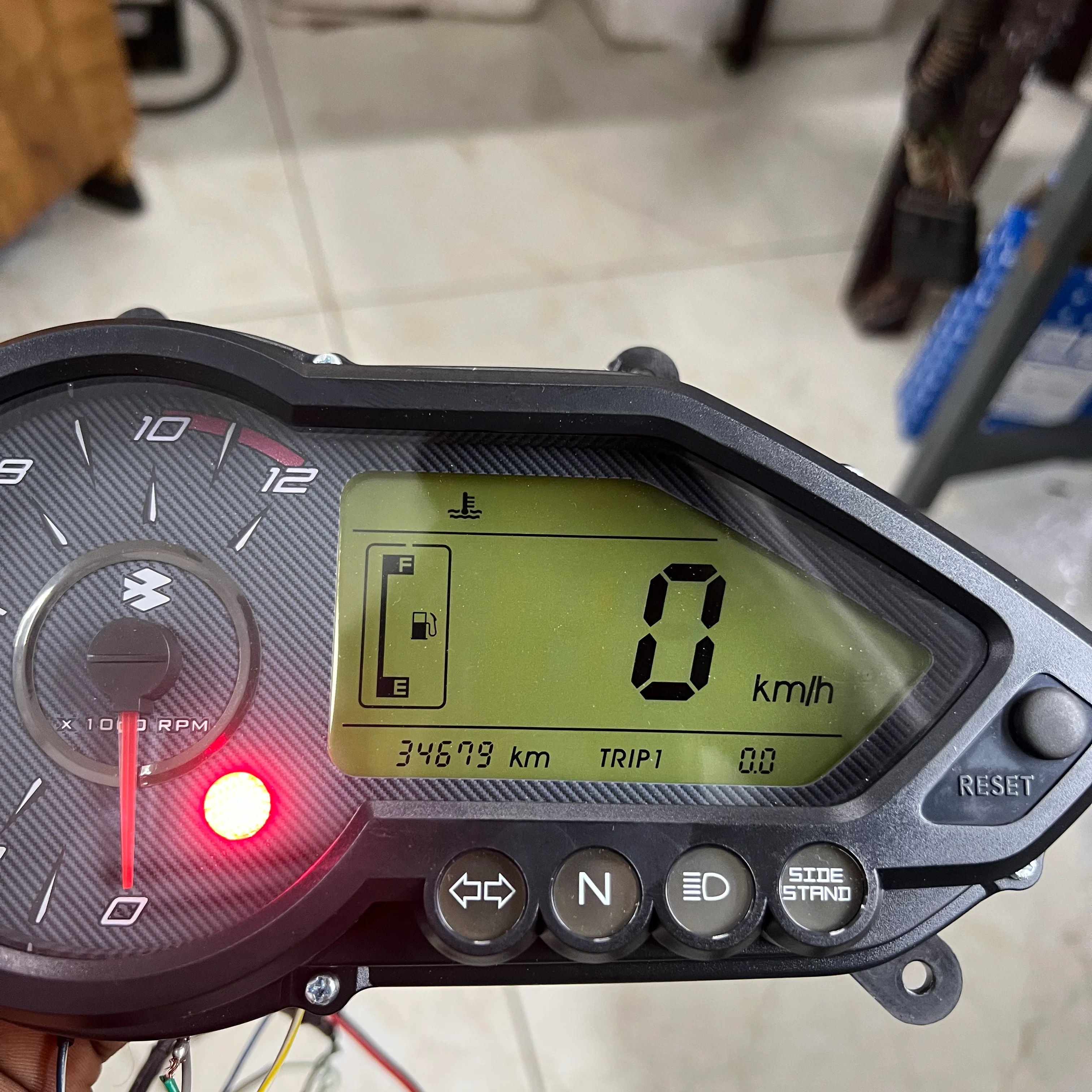PULSER 220F SPEEDOMETER 3