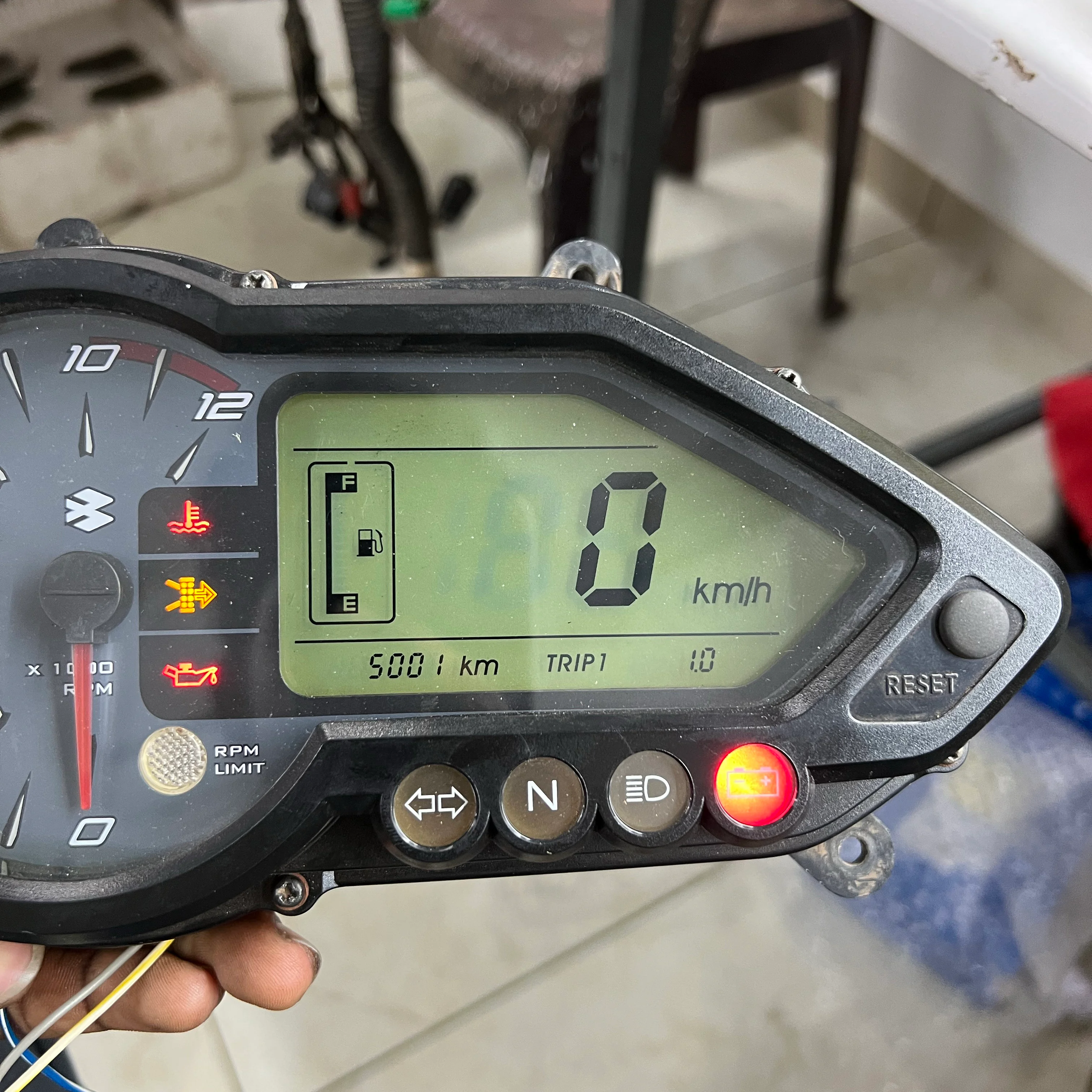 PULSER 220 SPEEDOMETER 3